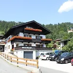 Privatunterkunft Haus Straif