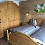 Privatunterkunft Haus Straif *