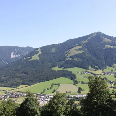 Haus Straif Homestay *